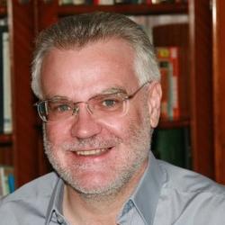 Dr Gareth  Pearce