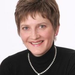 Dr Alana  Thackray